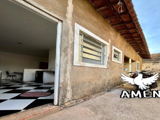 #100 - Casa para Venda em Leme - SP